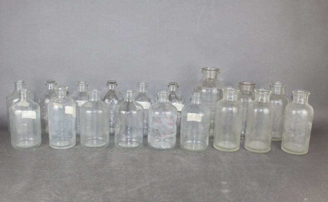 Lot of 18 apothecary bottles (1 of 8)