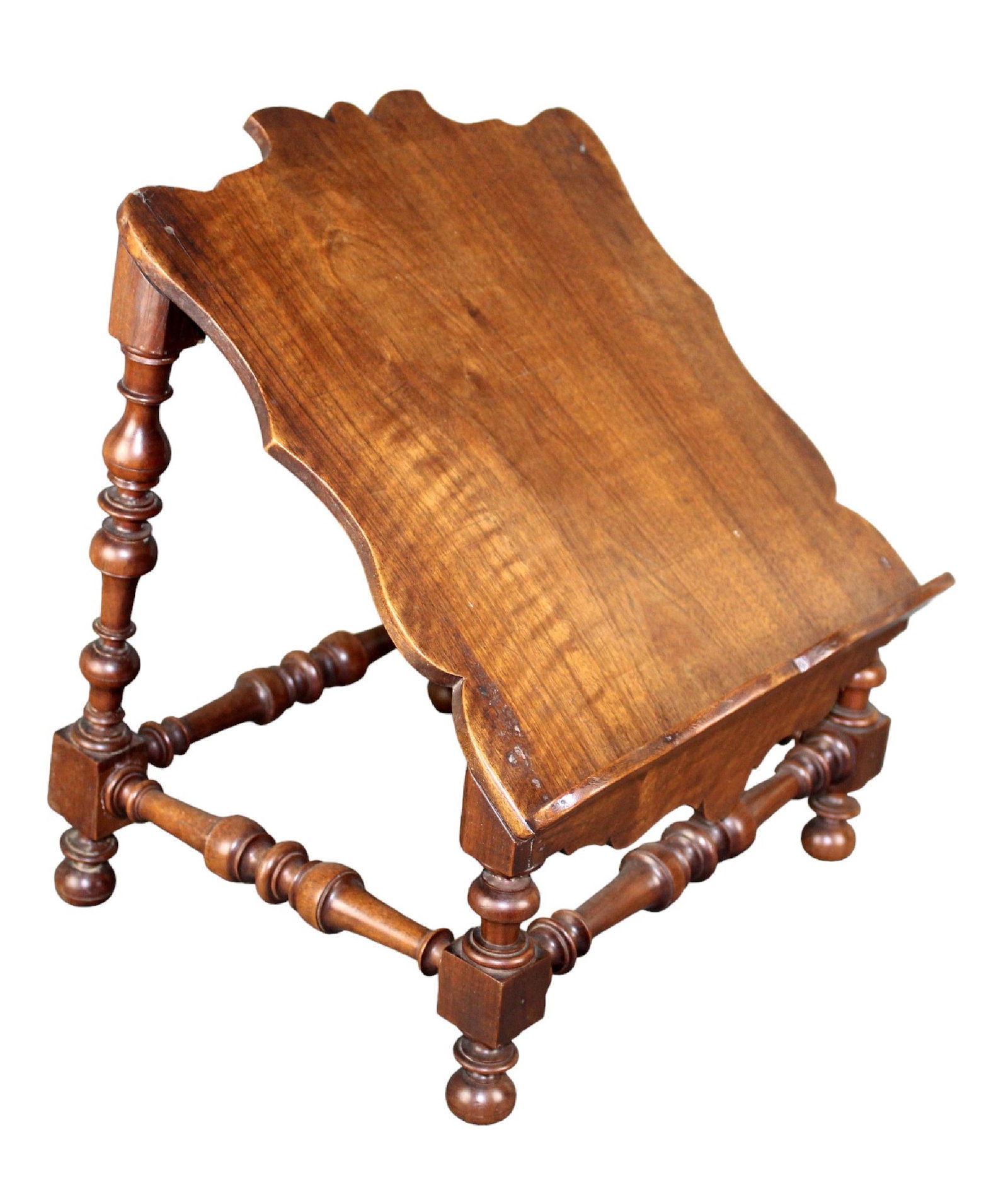 French desk top lecturn or book rest in walnut: French desk top lecturn or book rest in walnut. On turned legs. Early 20th century. 16 1/4"h x 13 3/8"w x 13 1/2"d Weight: 5lbs