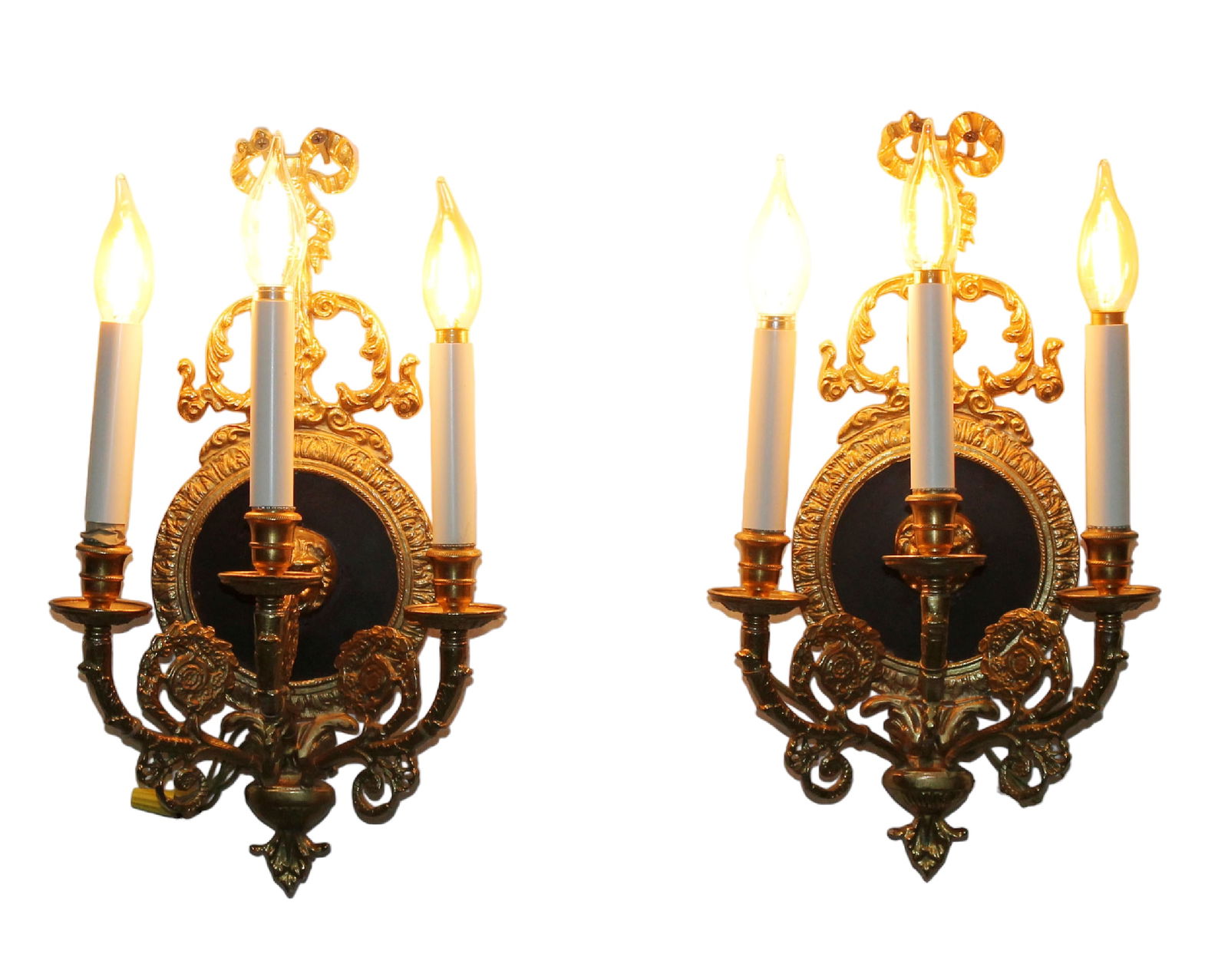 Pair of brass wall sconces with lion heads (1 of 15)