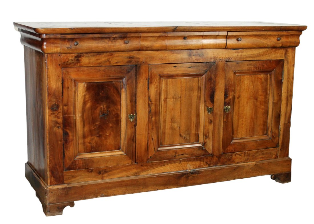 French Louis Philippe enfilade in walnut: French Louis Philippe enfilade in walnut. 19th century. 39 1/2"h x 66"l x 22 1/2"d