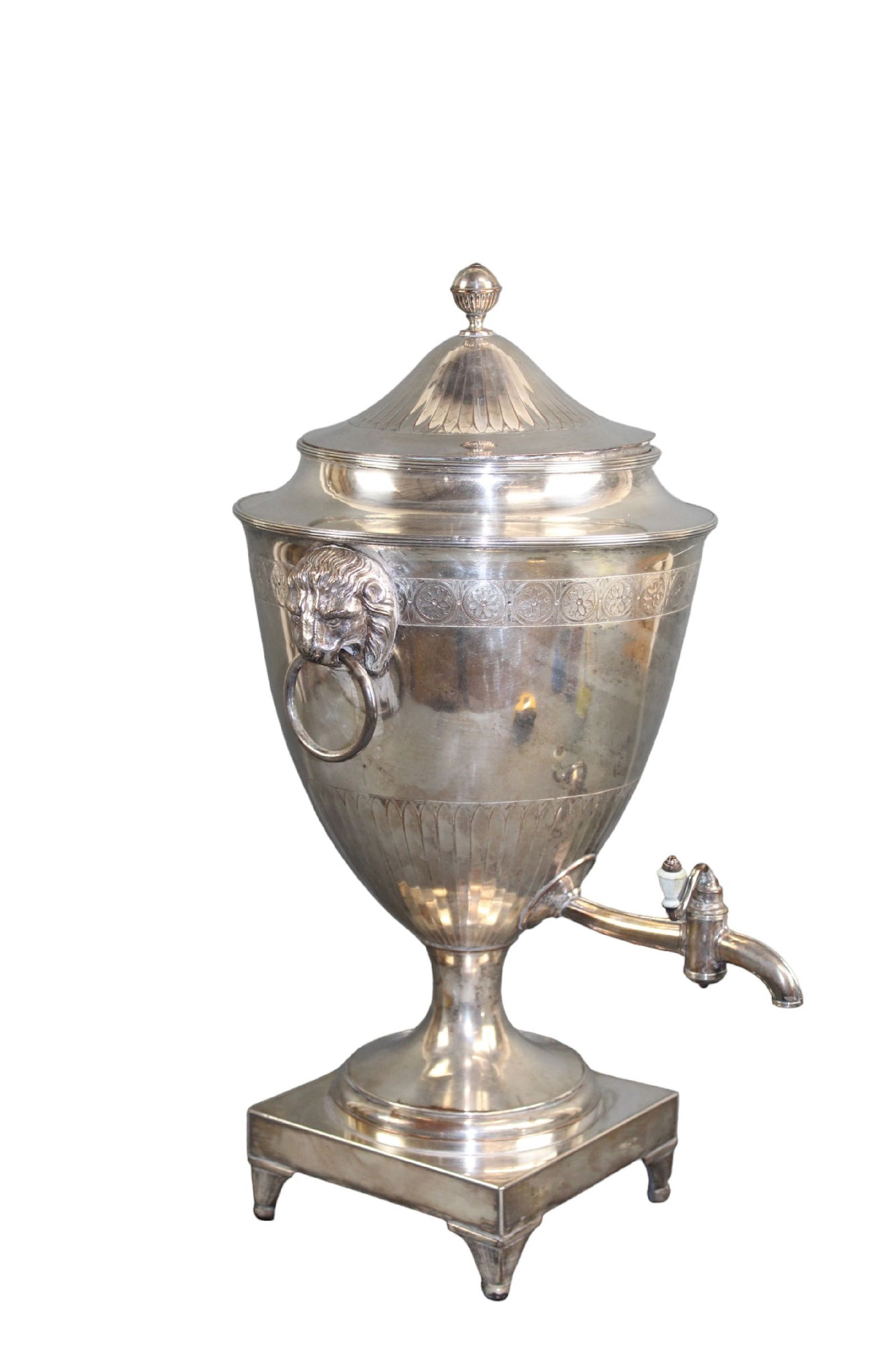 English silver plated tea or coffee urn (1 of 11)