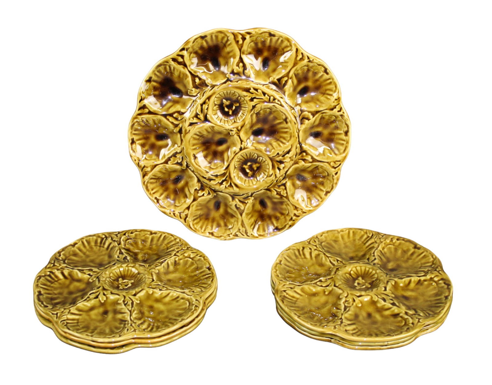 Lot of 6 French Gien oyster plates with platter: Lot of 6 French Gien oyster plates with platter. Plates, each approx: 9 1/2"diam. Platter: 12 5/8"diam. Total weight: 12lbs