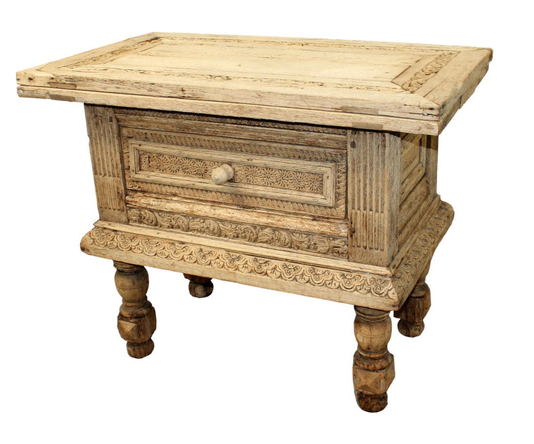 English draw-leaf pedestal base table on legs in carved oak (1 of 9)