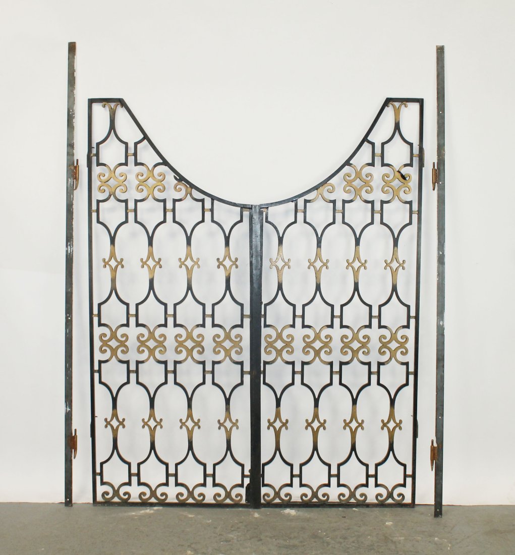Pair of French wrought iron garden gates (1 of 9)
