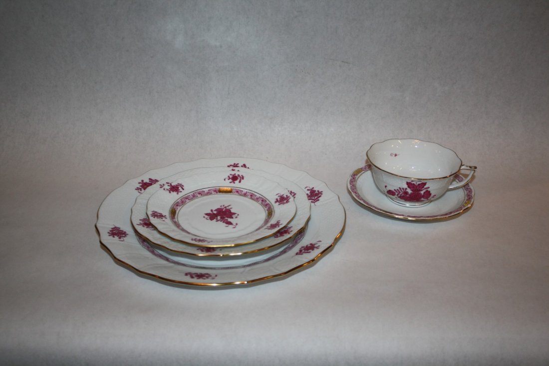Herend china Chinese Bouquet service for 12: Herend china Chinese Bouquet Raspberry dinner service: 12-10.5" dinner plates, 12-7.25" plates, 10- 6" bread & butter plates, 11 tea cups & 12 saucers. 57 total pieces.
