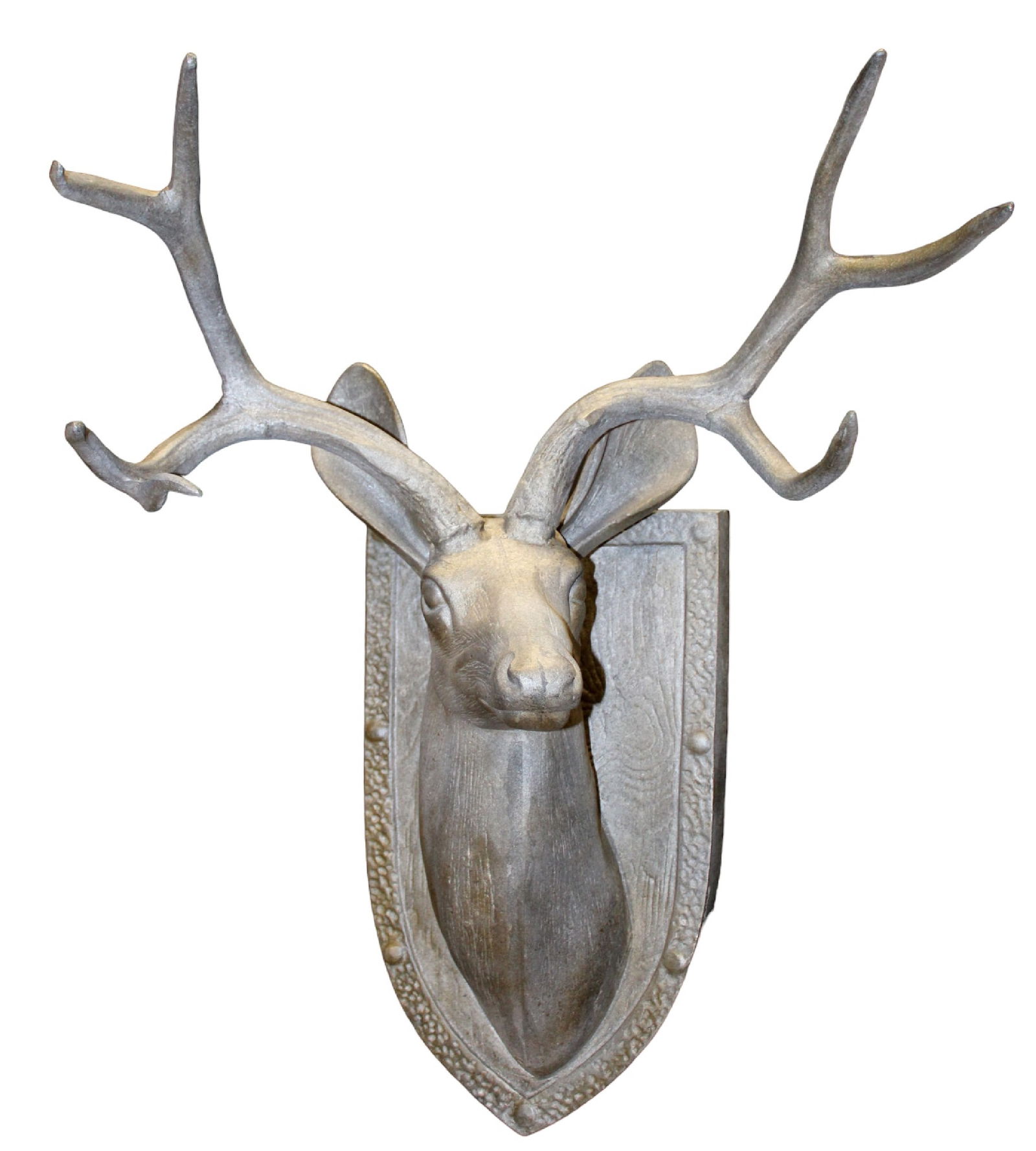 Cast aluminium deer head on shield form plaque (1 of 8)