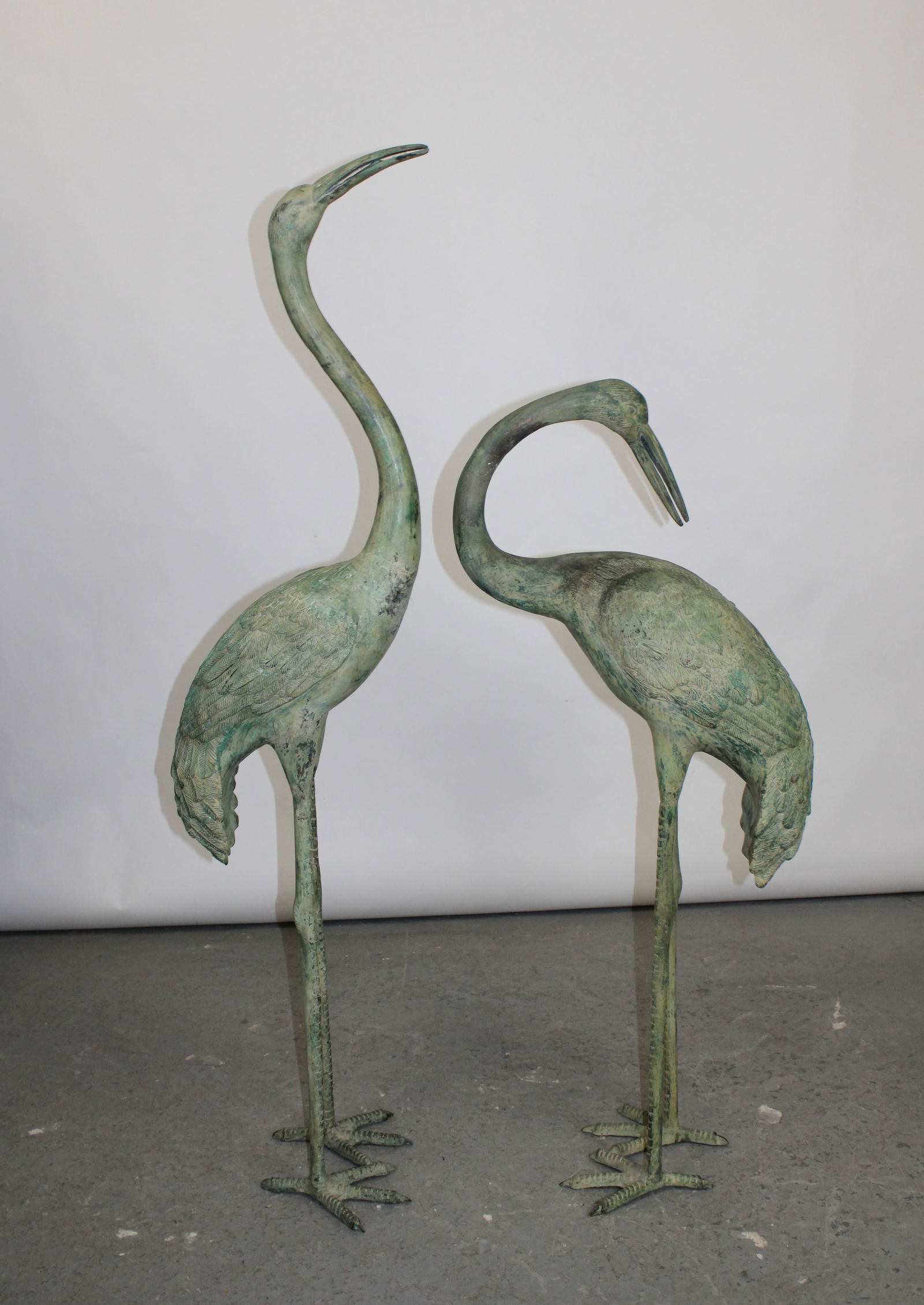 Lot of 2 verdigris bronze garden cranes (1 of 10)