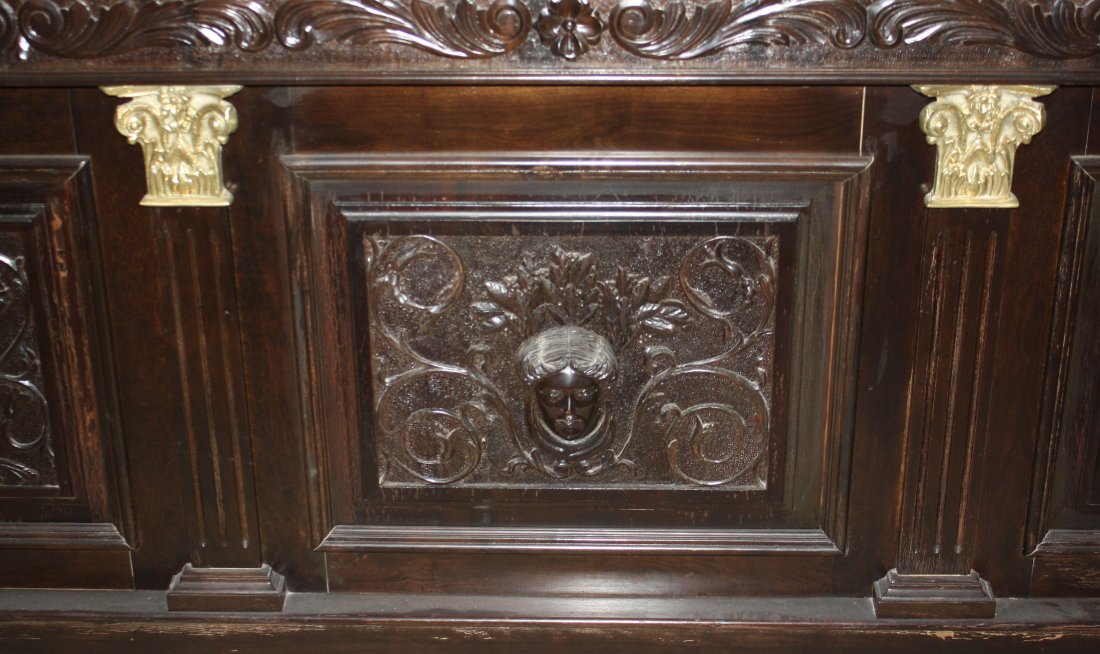 The Titanic Pub. Hand carved mahogany canopy bar