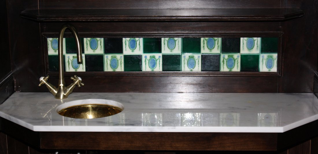 The Titanic Pub. Hand carved mahogany canopy bar