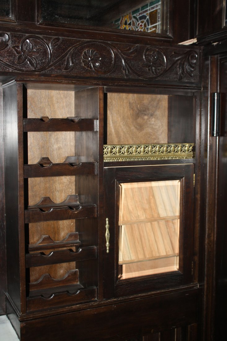 The Titanic Pub. Hand carved mahogany canopy bar
