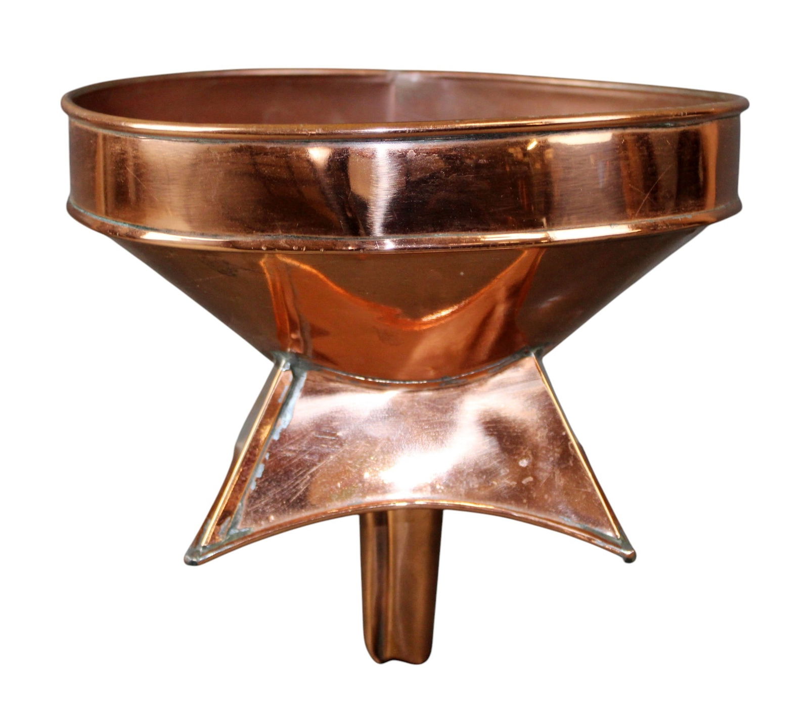 French copper funnel: French copper funnel. 9 3/8"h x 10 5/8"diam. Weight: 2lbs.