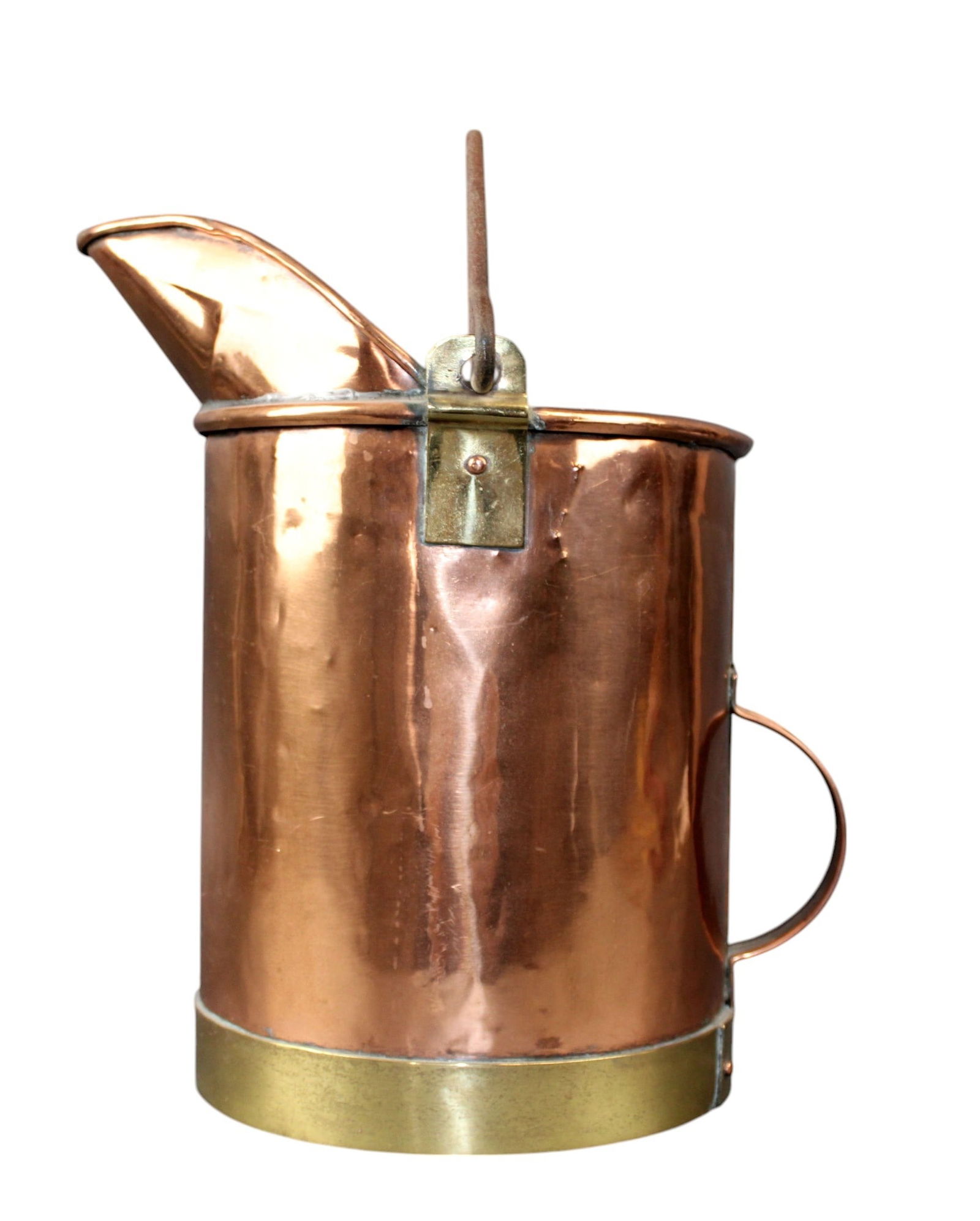 French copper coal hod with handle and brass band: French copper coal hod with handle and brass band. Early 20th century. 14 7/8"h x 10 1/2"w (handle down) 10 3/8"w (handle up) x 13 1/4"d. Weight: 5lbs