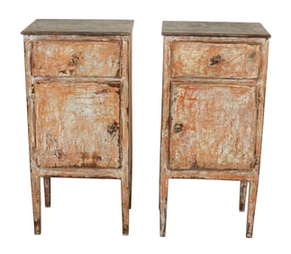 Pair of Italian painted single door side table chevets