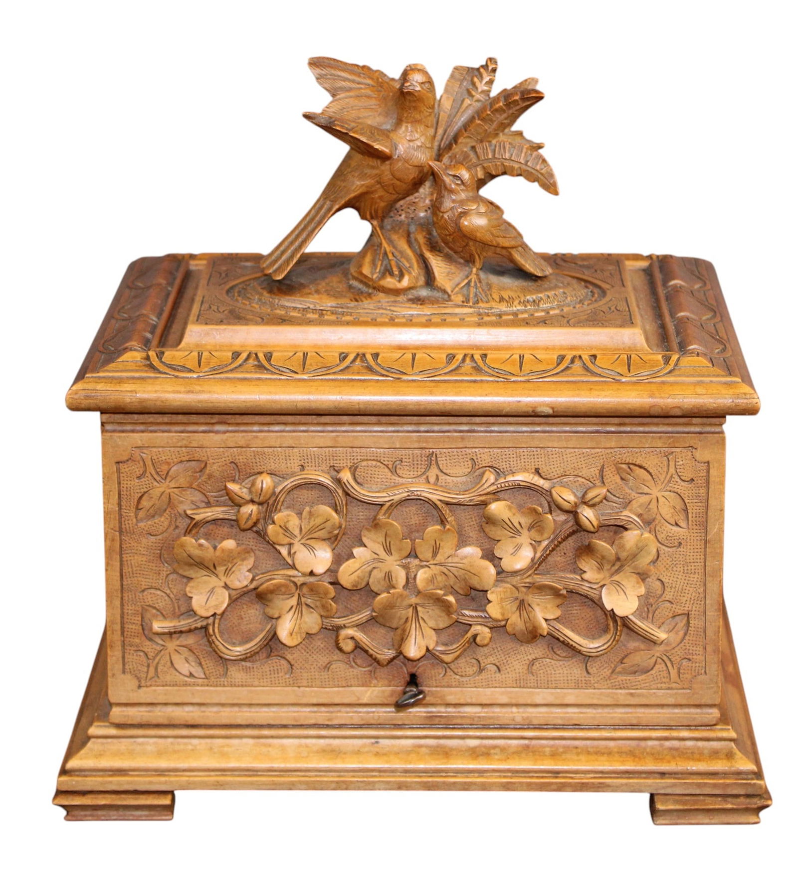 Black Forest cigar box with birds (1 of 11)