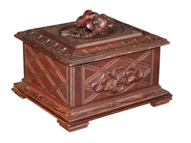 Black Forest relief cigar box in walnut with carved flowers
