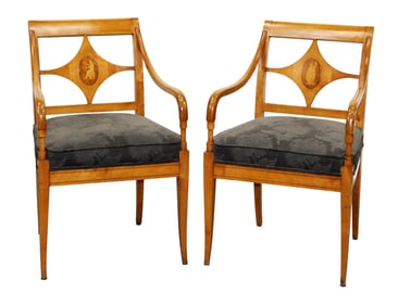 Pair of Biedermeier arm chairs in satinwood with inlaid back panel