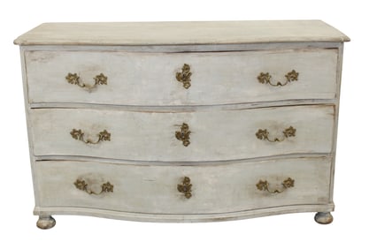 French Louis XV serpentine 3 drawer commode