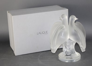Lalique crystal Ariane dove sculpture
