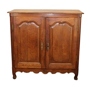 French Provincial 2 door buffet bas