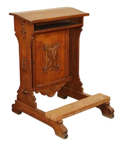 French prie dieu (prayer bench) in oak with carved rosette