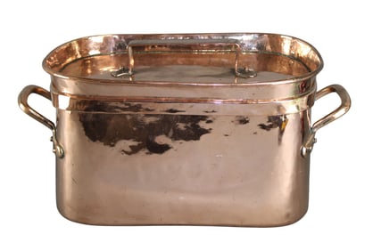French polished copper daubier lidded pot