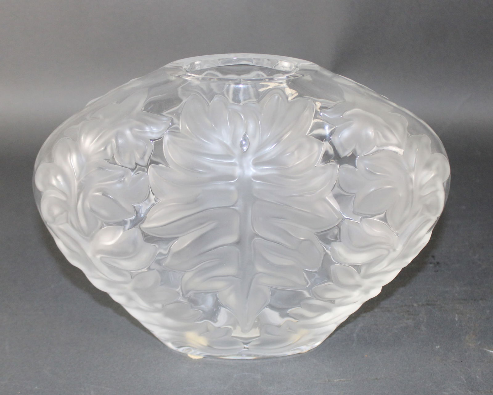 Lalique France Crystal Mahe Clair Palm Leaf Vase (1 of 7)