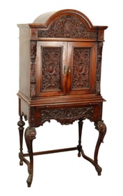 RCA Radiola 60 cabinet in carved mahogany
