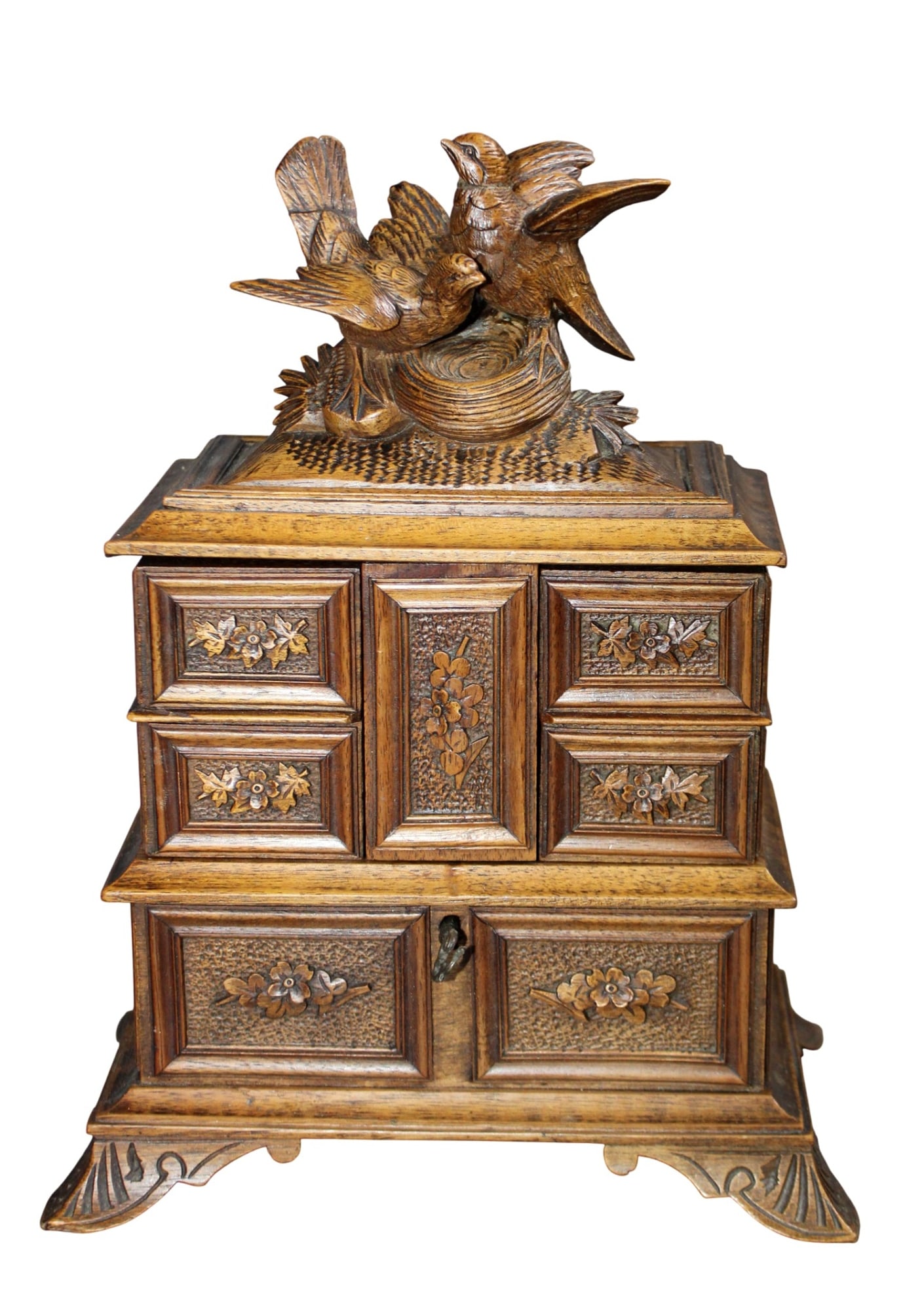 Black Forest carved walnut dresser box with birds: Black Forest carved walnut dresser box with birds. Late 19th century. 9 1/4"h x 12 1/4"l x 8 1/4"d