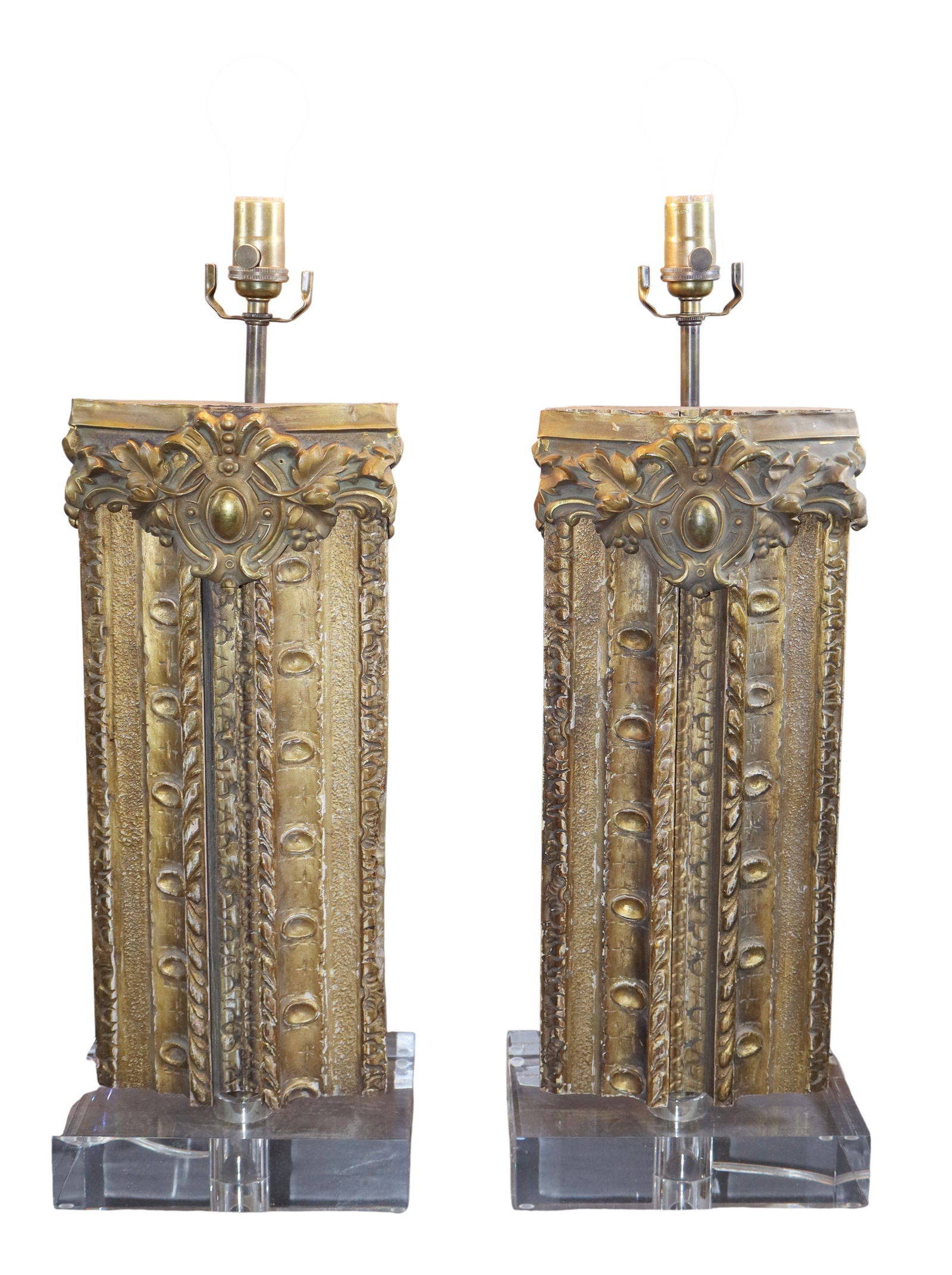 Pair of Italian carved giltwood fragment lamps (1 of 8)