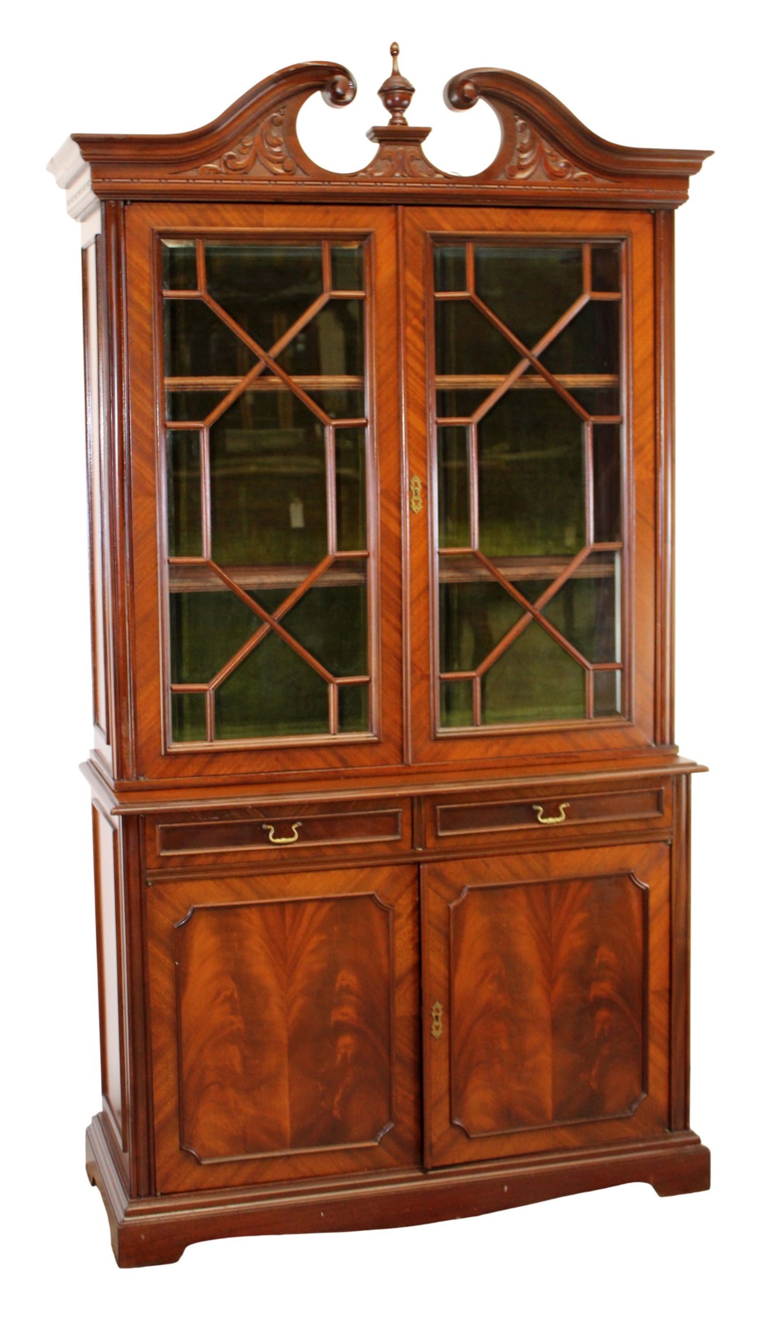 English Georgian style bookcase in mahogany with open pediment (1 of 9)