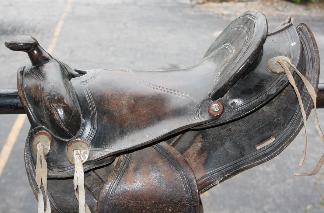 Tooled leather horse saddle #5 with wooden stirrups - 2