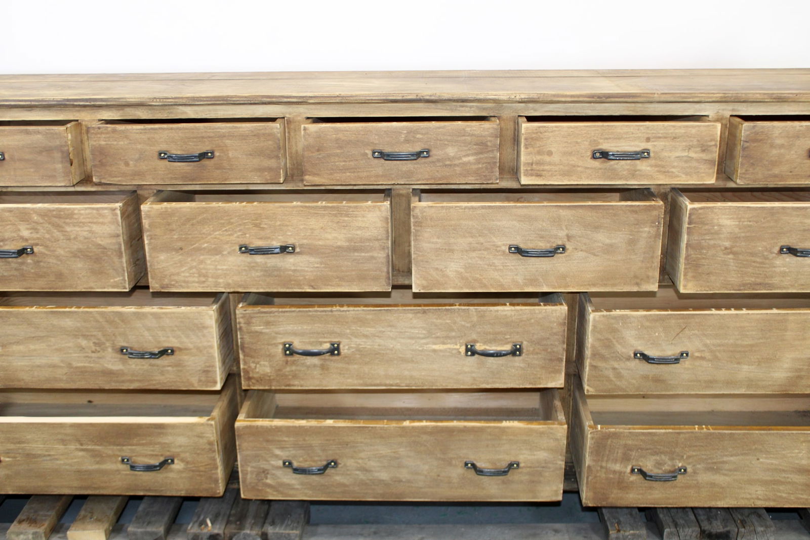 French multi drawer counter in pine - 8