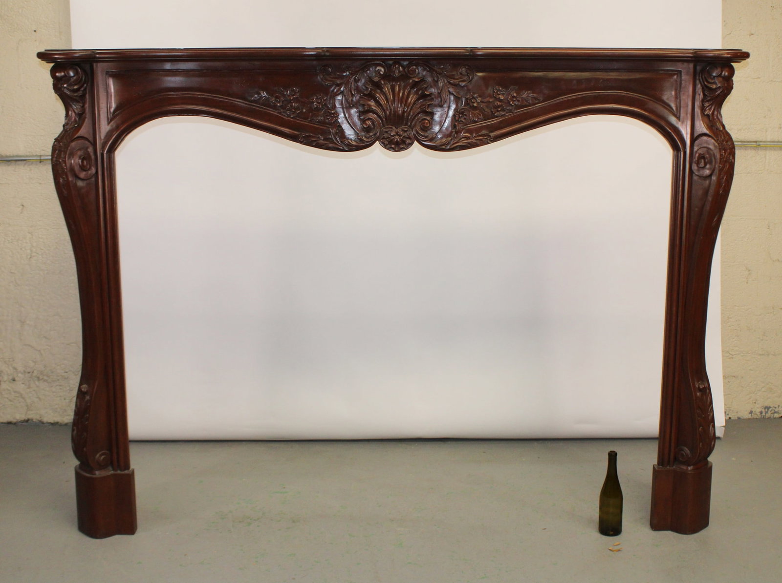 Gregor's Studios, Cheverney mantel in pine with custom finish - 10