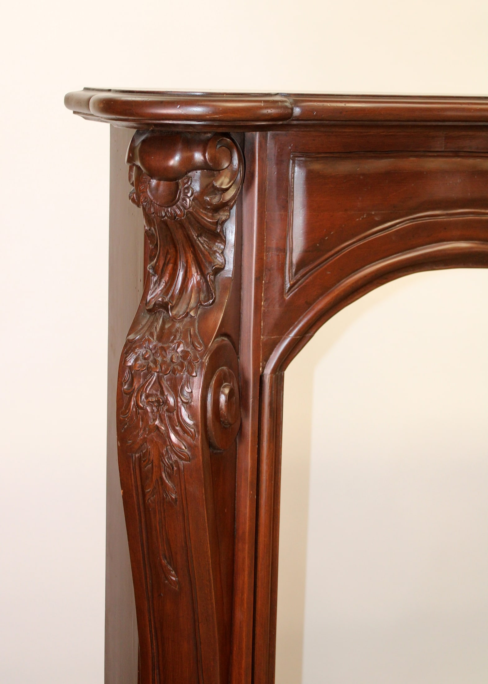 Gregor's Studios, Cheverney mantel in pine with custom finish - 7