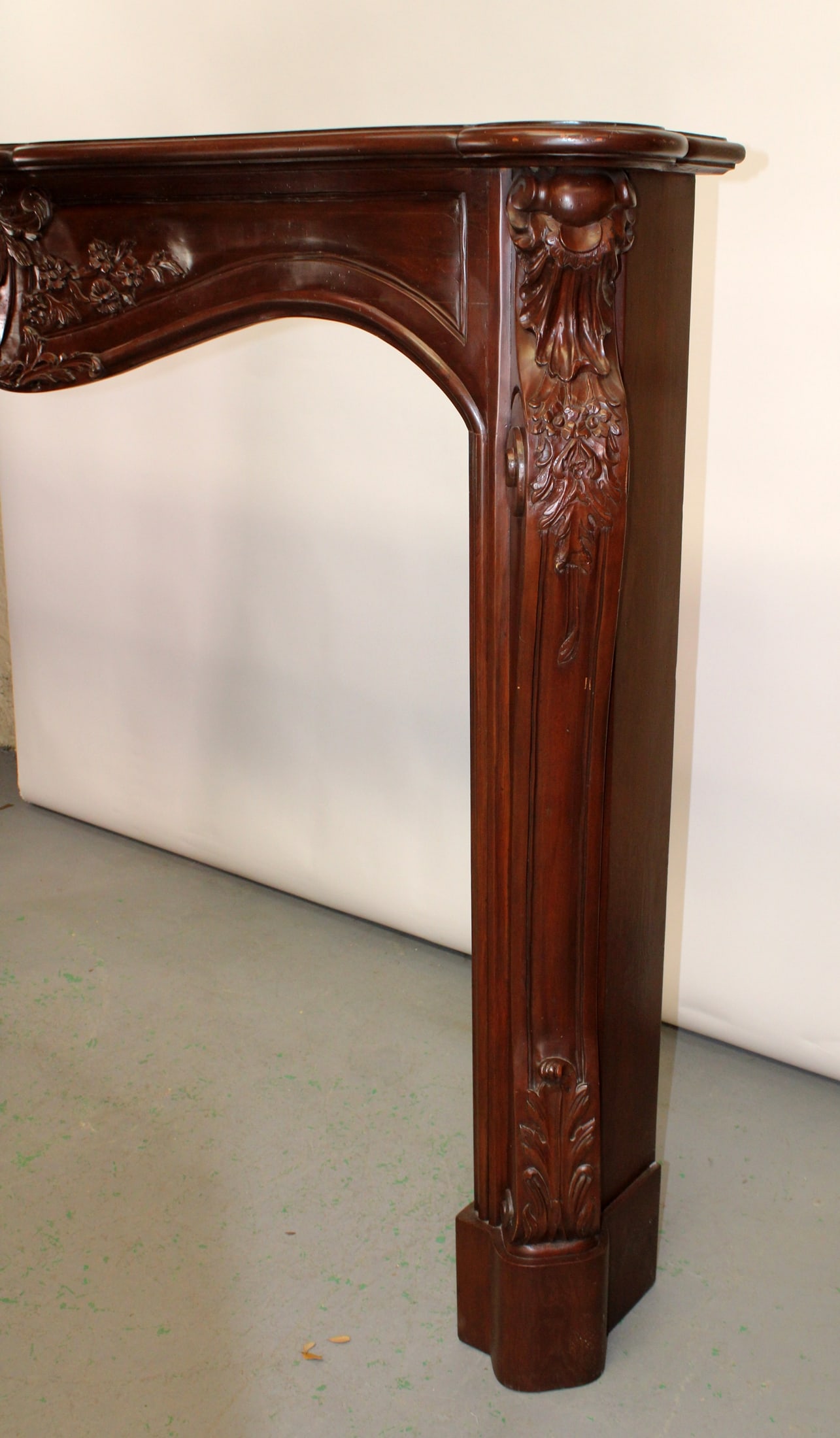 Gregor's Studios, Cheverney mantel in pine with custom finish - 9