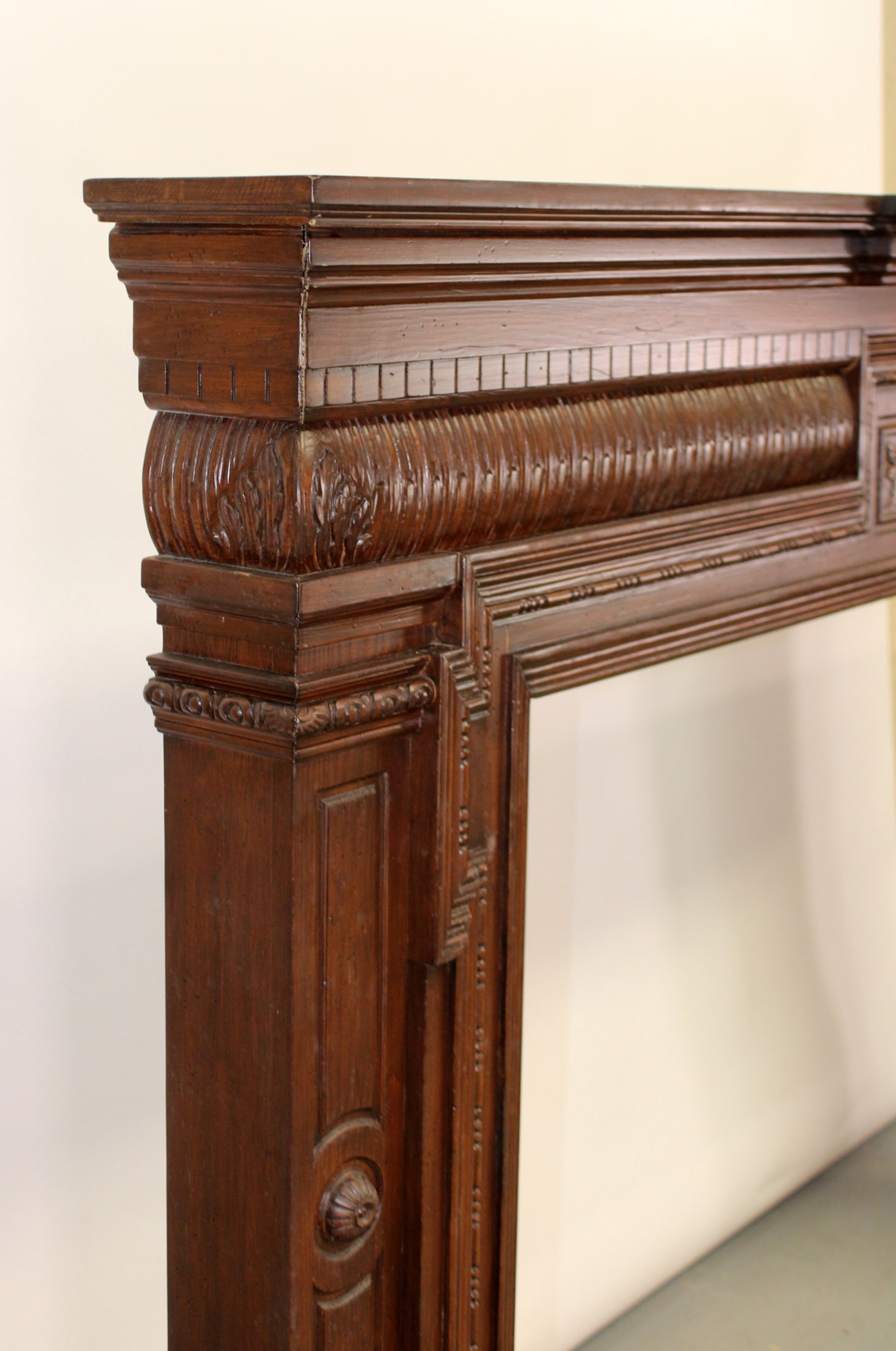 Gregor's Studios, Commodore mantel in pine with custom finish - 4