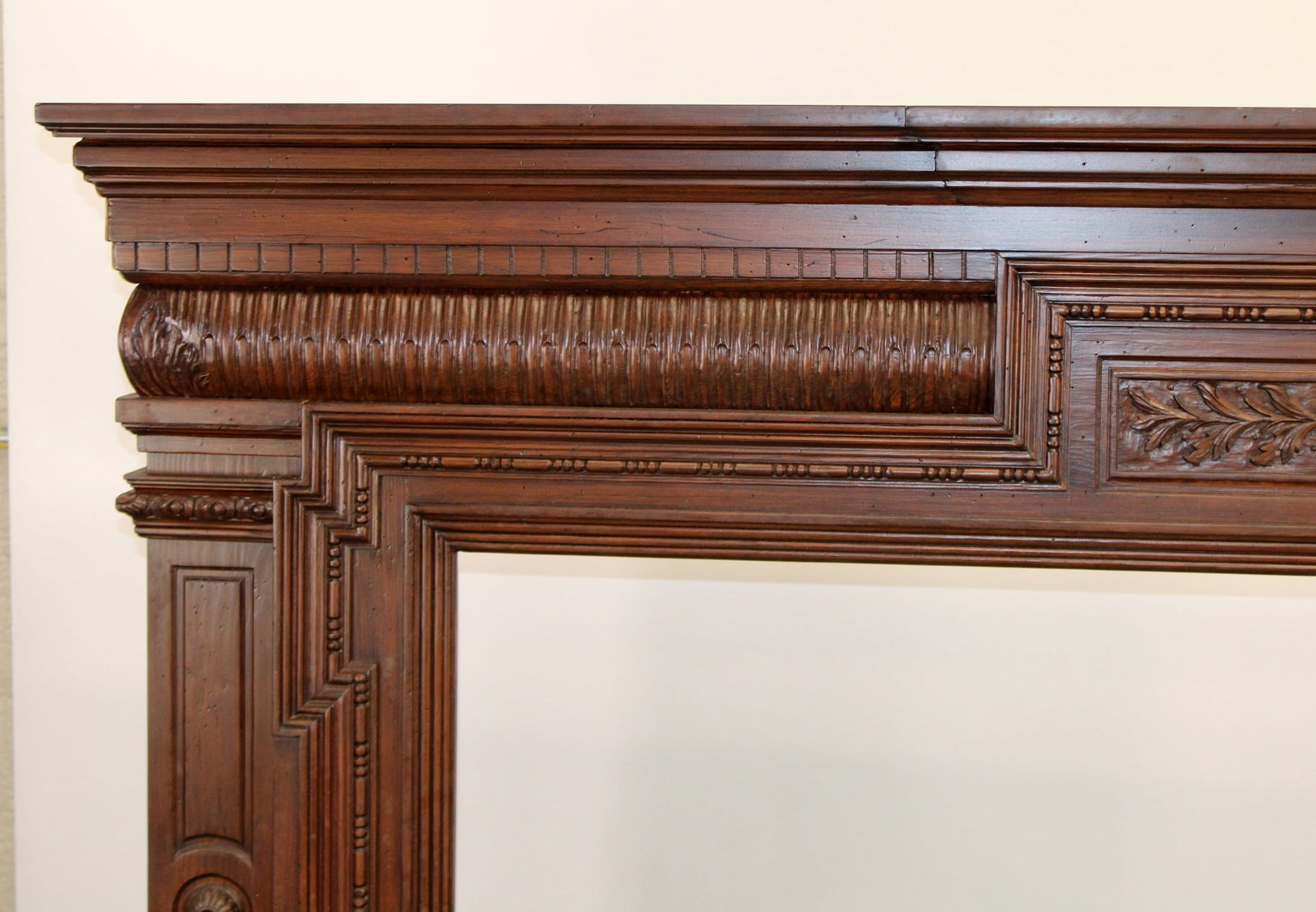 Gregor's Studios, Commodore mantel in pine with custom finish - 6