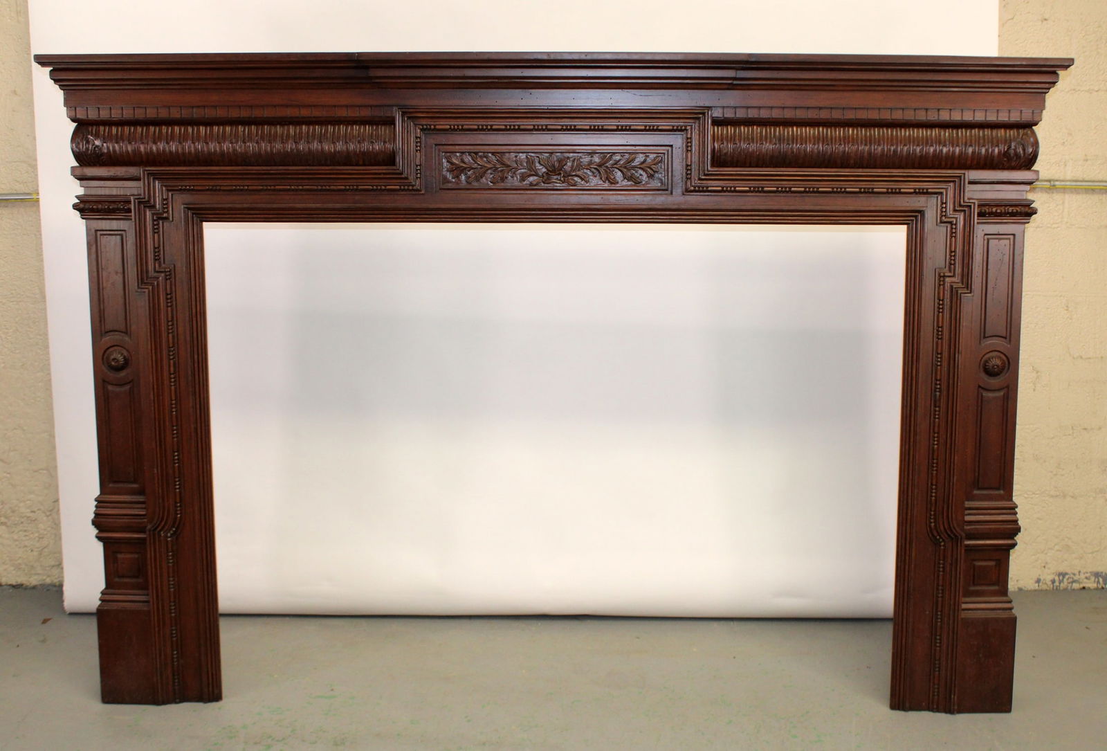 Gregor's Studios, Commodore mantel in pine with custom finish - 7