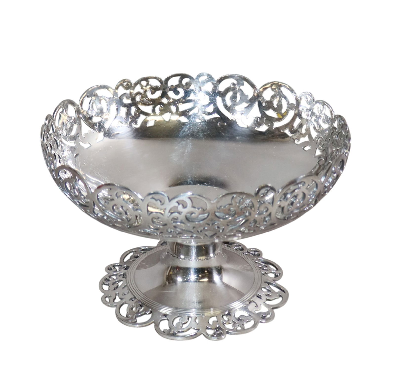 Reed and Barton silverplate wedding basket (1 of 11)