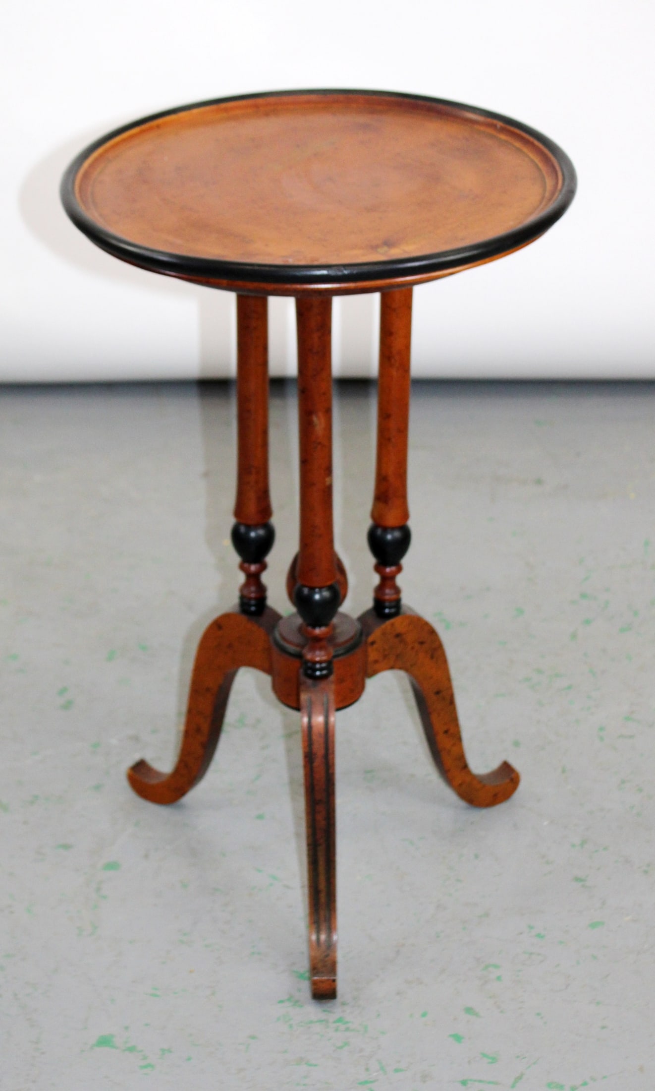 French tripod gueridon table - 8