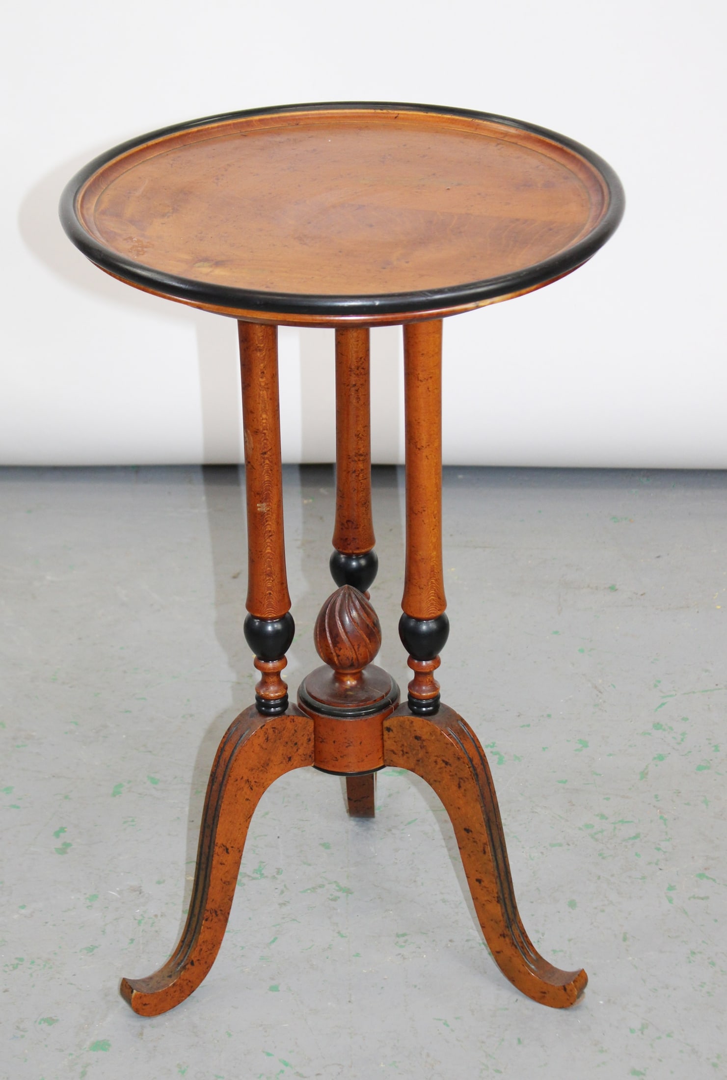 French tripod gueridon table - 5