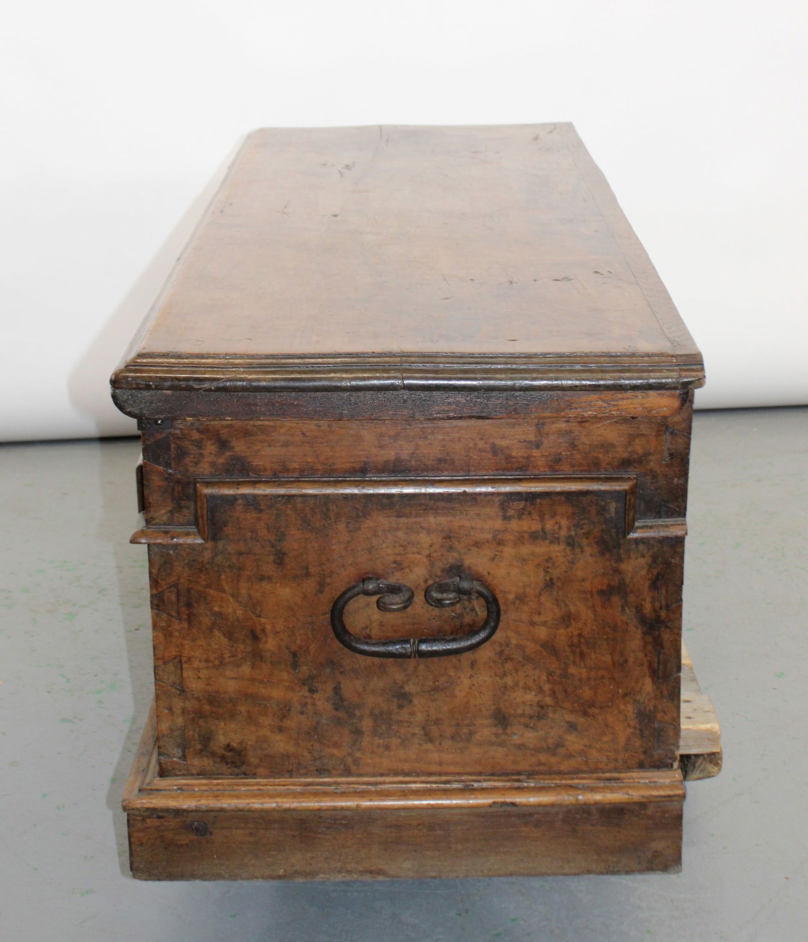 French trunk in walnut - 4