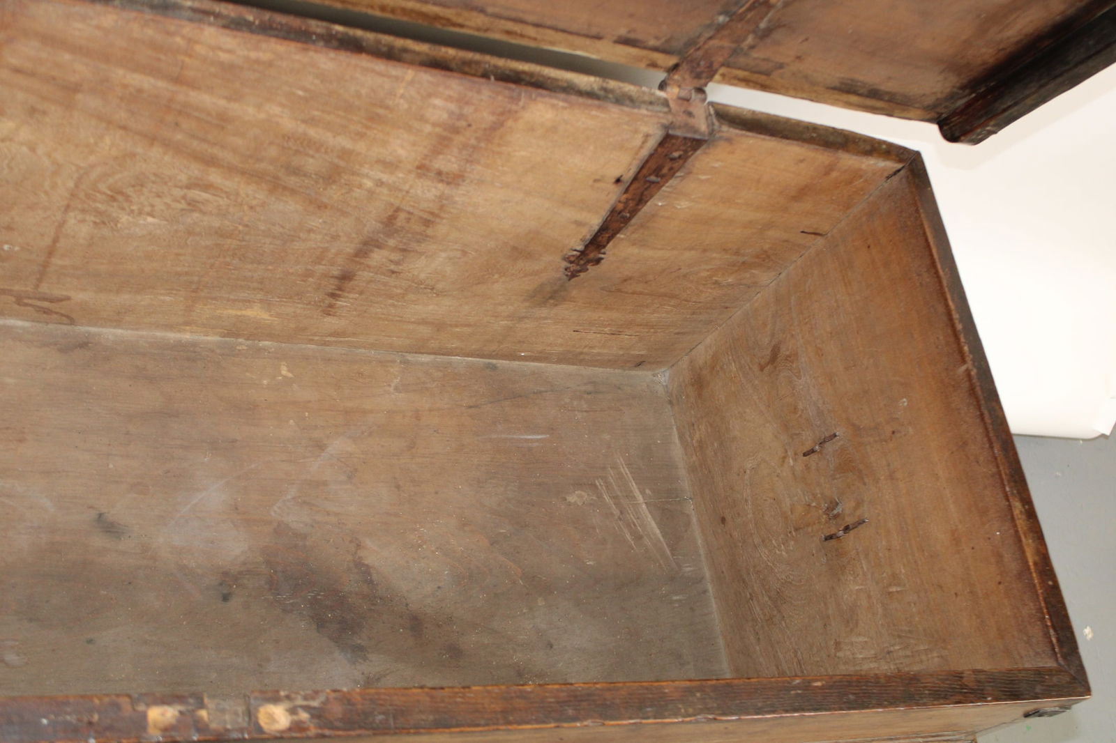 French trunk in walnut - 9