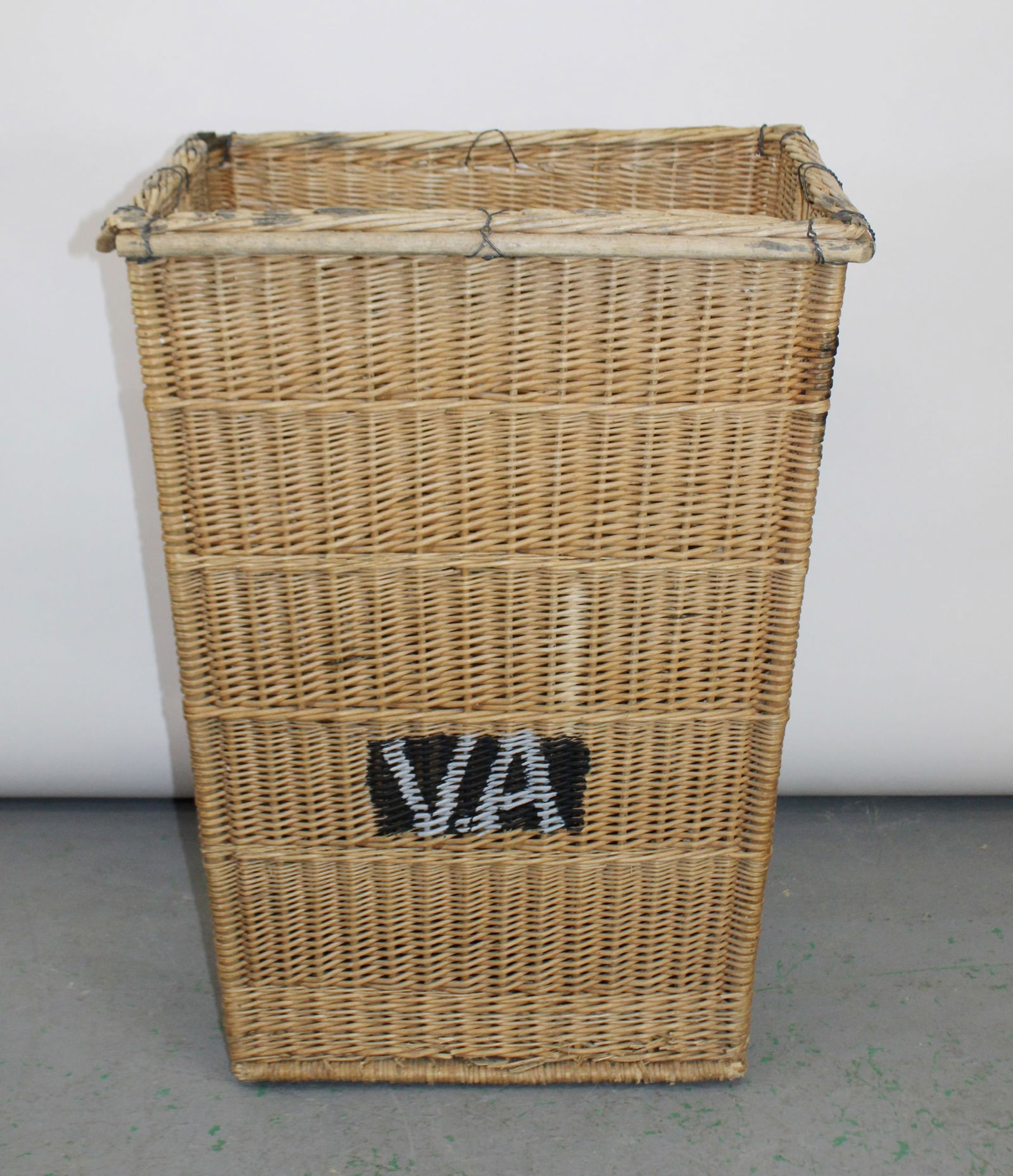 French wicker bread basket - 2