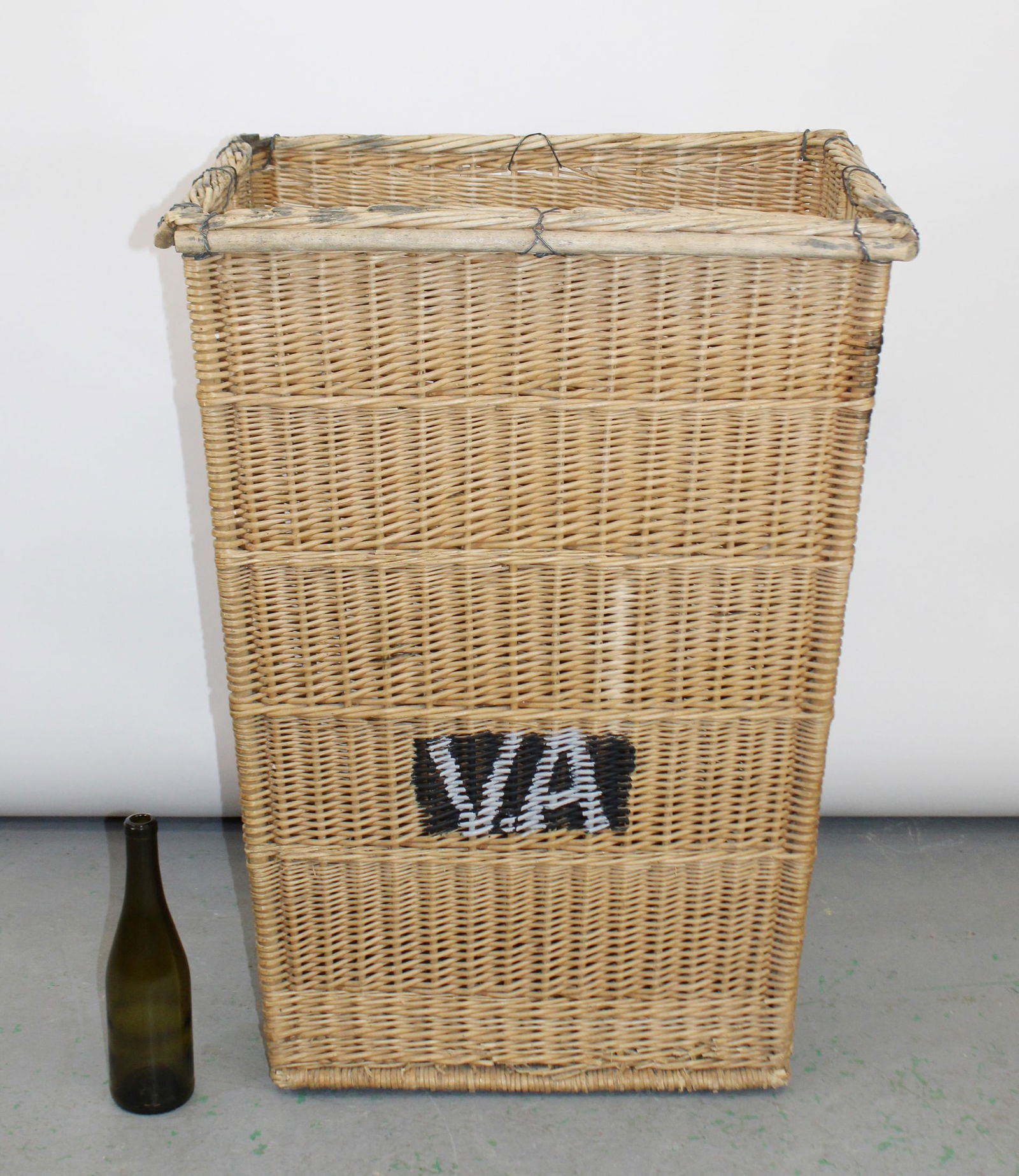 French wicker bread basket - 3