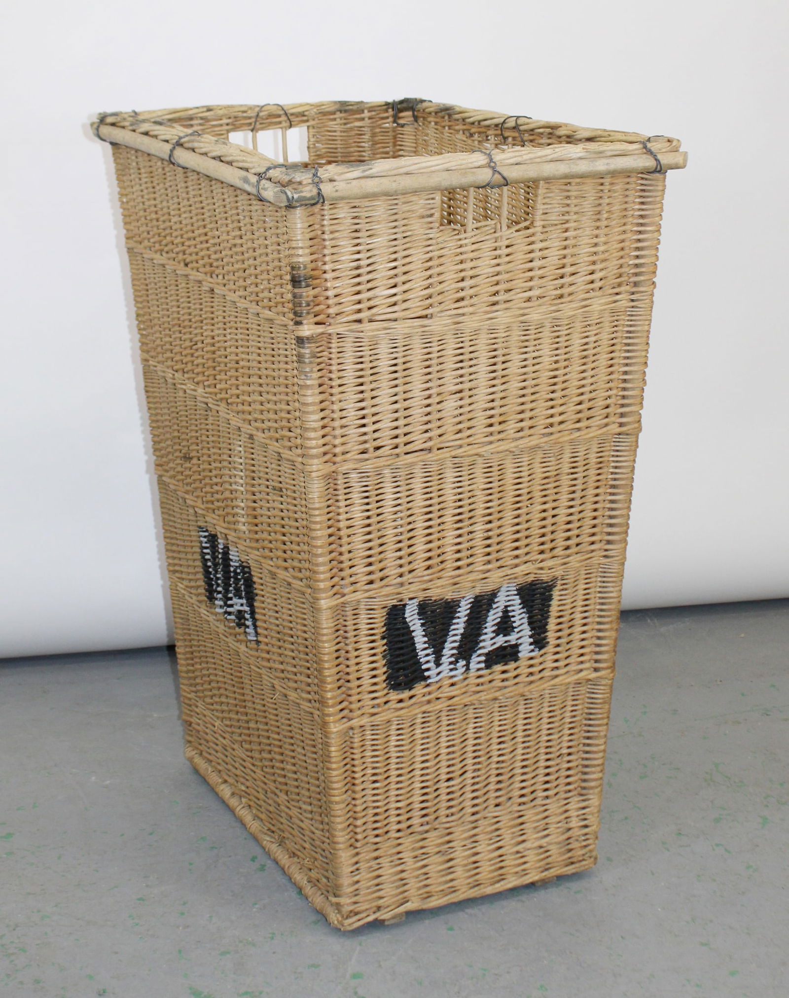 French wicker bread basket - 4