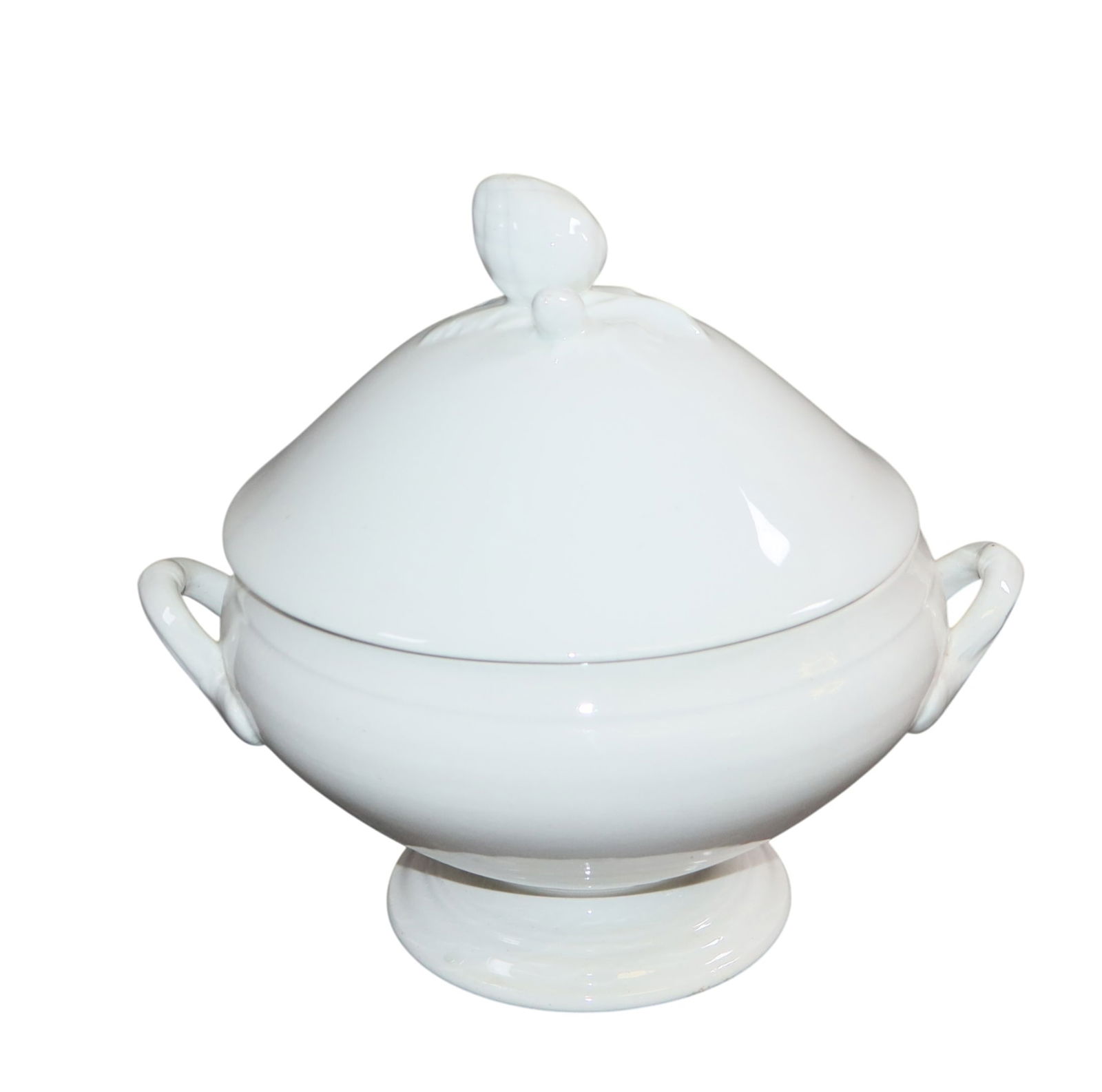 Belgian ceramic soup tureen with lid: Belgian ceramic soup tureen with lid. 9 1/4"h x 10 1/2"w x 8"dia. Weight: 3lbs