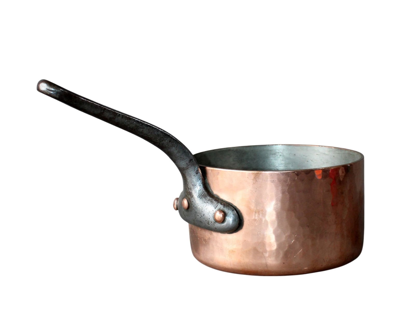 French hammered copper pot: French hammered copper pot. 7"h x 6 1/2"dia. Weight: 4lbs