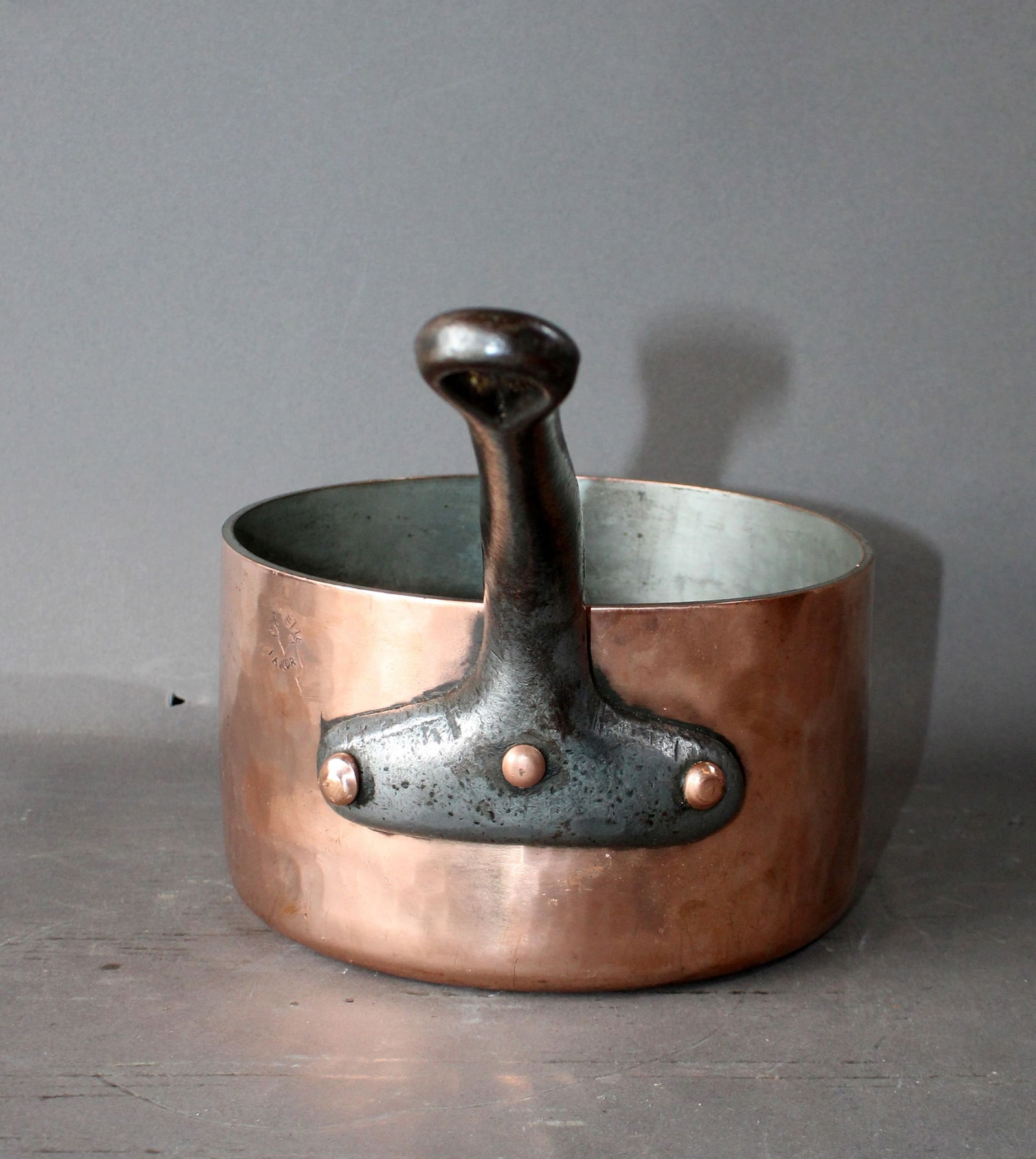 French hammered copper pot - 3