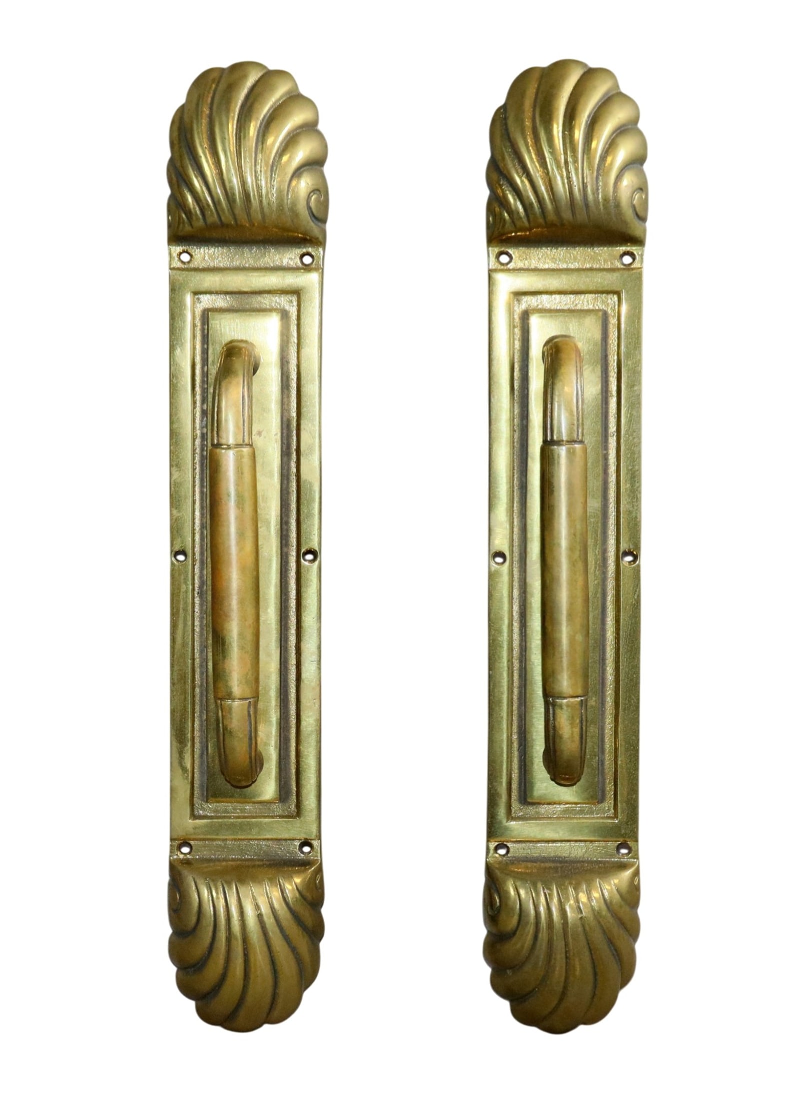 Pair of bronze door handles with shell motif: Pair of bronze door handles with shell motif. 19 7/8"h x 3 1/8"w x 2 3/4"d. Weight: 10lbs